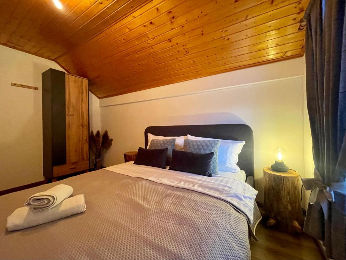 Woodenhouse With Two Apartments Otočac Εξωτερικό φωτογραφία