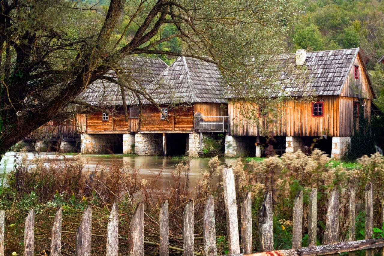 Woodenhouse With Two Apartments Otočac Εξωτερικό φωτογραφία