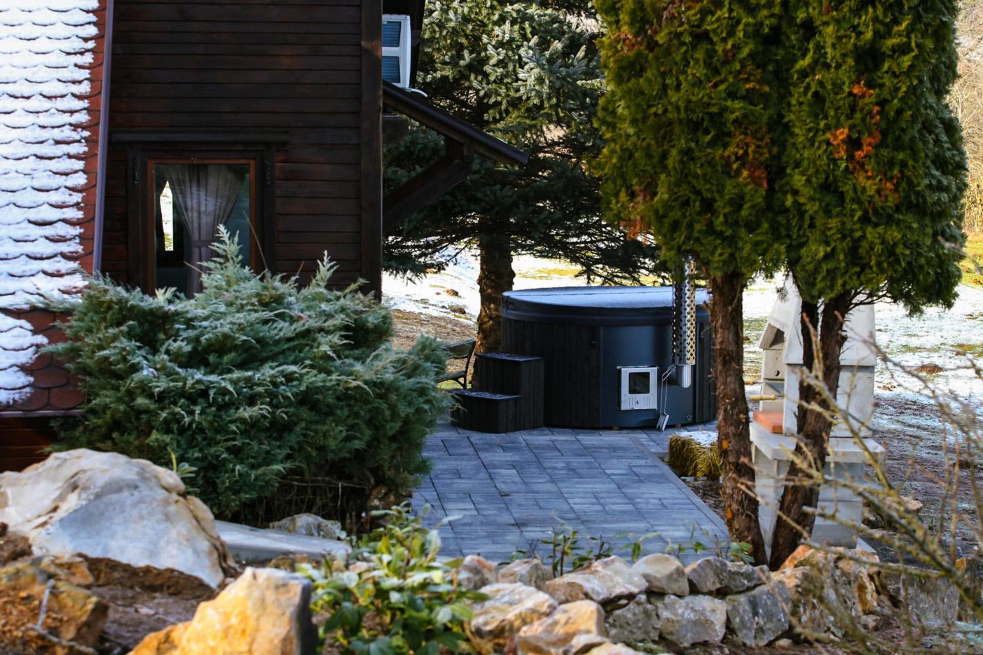 Woodenhouse With Two Apartments Otočac Εξωτερικό φωτογραφία