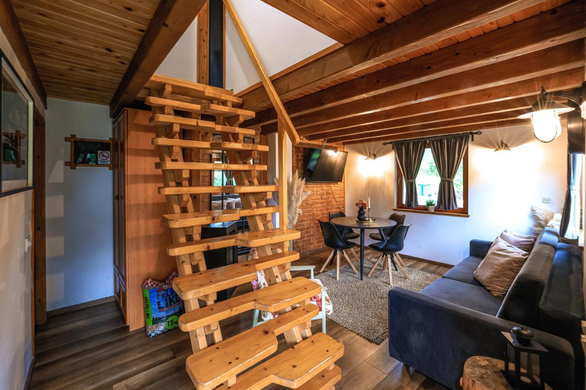 Woodenhouse With Two Apartments Otočac Δωμάτιο φωτογραφία