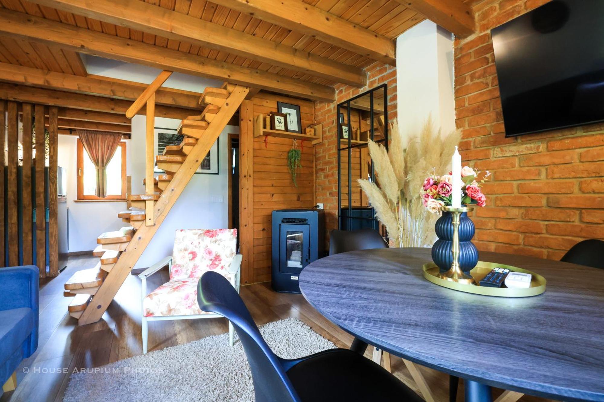 Woodenhouse With Two Apartments Otočac Εξωτερικό φωτογραφία