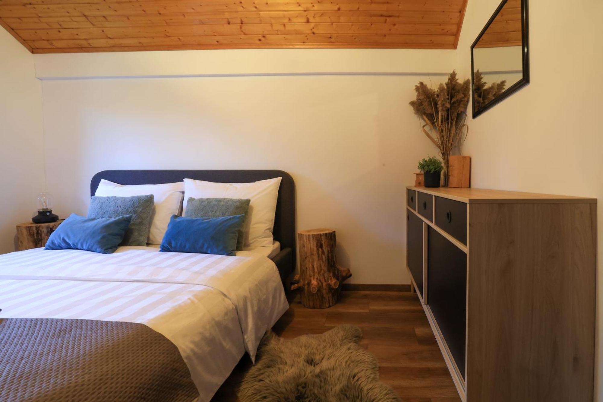 Woodenhouse With Two Apartments Otočac Εξωτερικό φωτογραφία