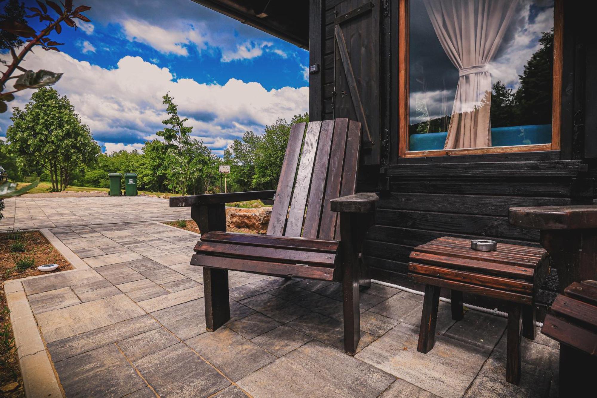 Woodenhouse With Two Apartments Otočac Εξωτερικό φωτογραφία
