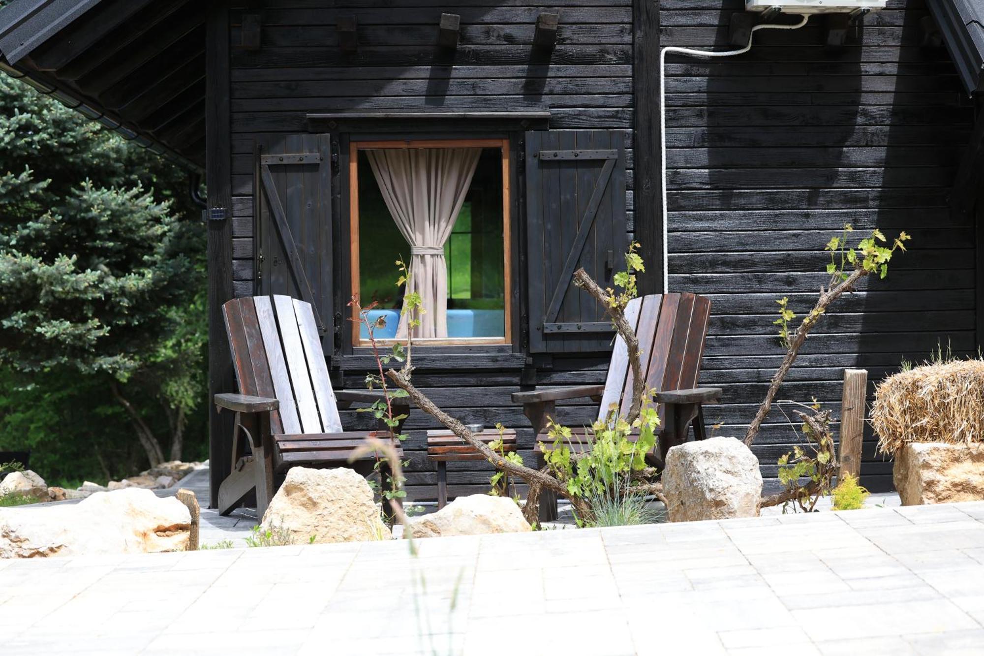 Woodenhouse With Two Apartments Otočac Εξωτερικό φωτογραφία