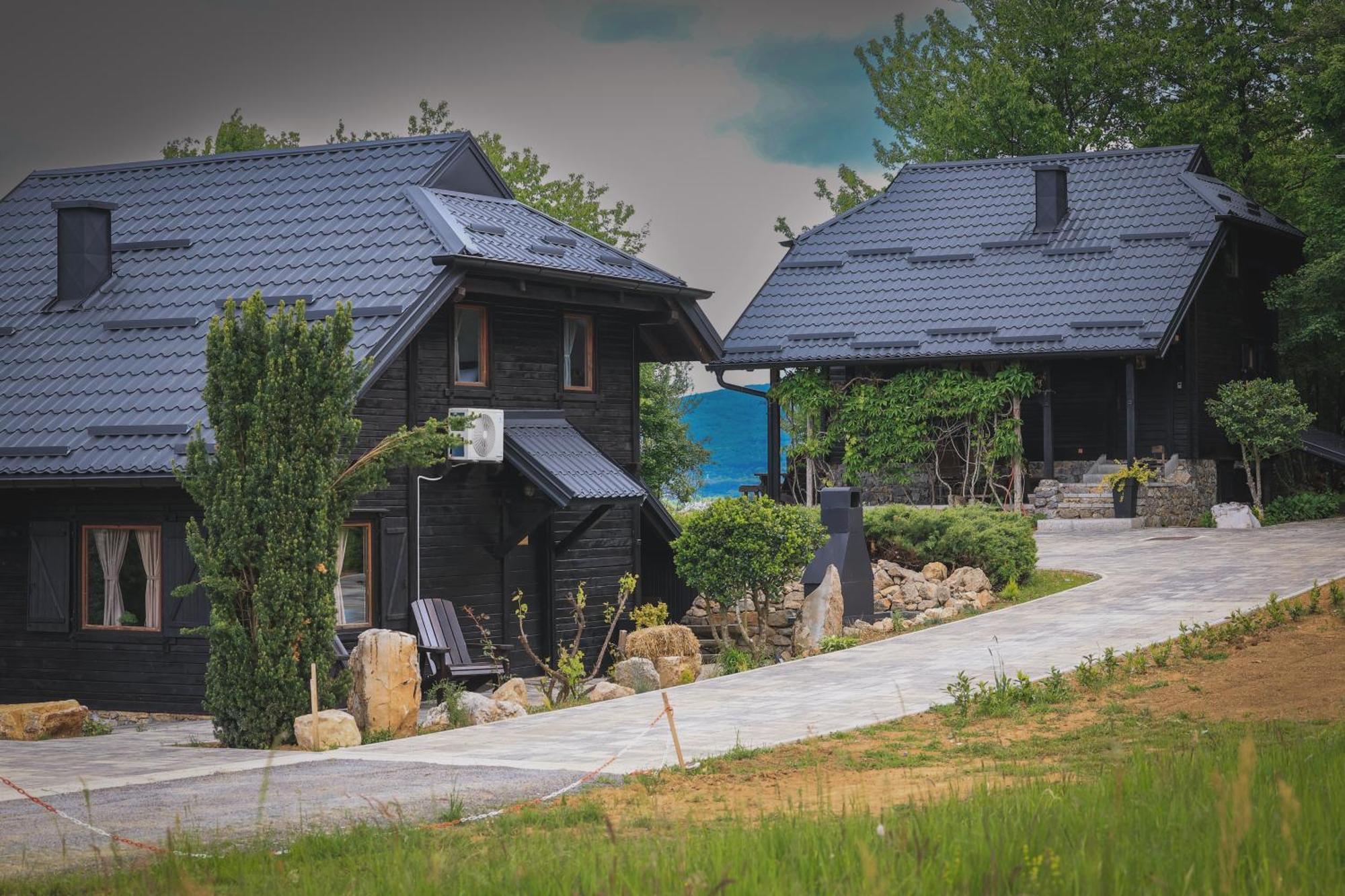 Woodenhouse With Two Apartments Otočac Εξωτερικό φωτογραφία