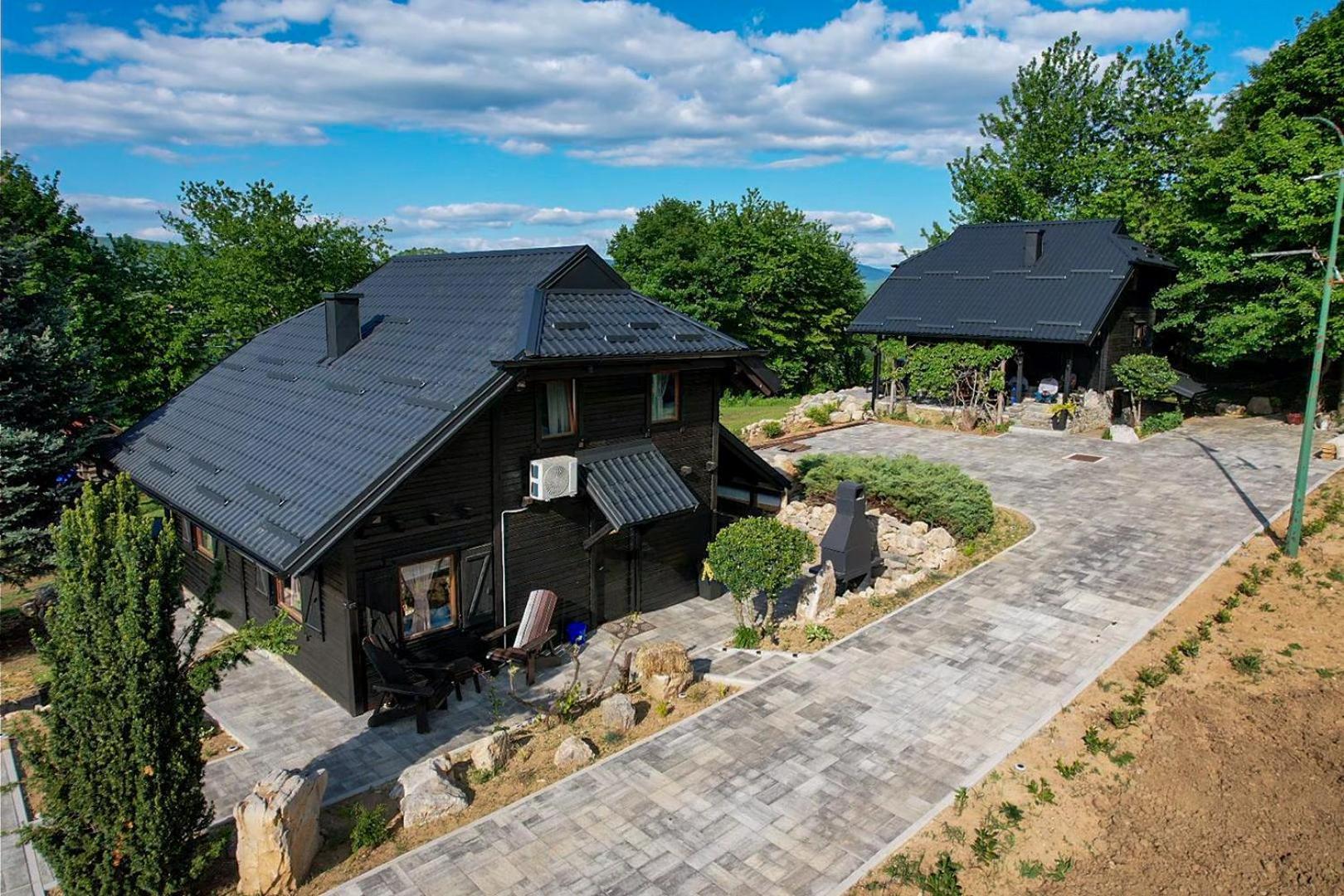 Woodenhouse With Two Apartments Otočac Εξωτερικό φωτογραφία